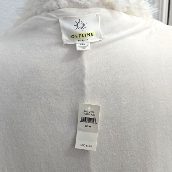 Offline by Aerie NWT Women's White Faux Shearling Vest Sz M - Picture 3 of 4